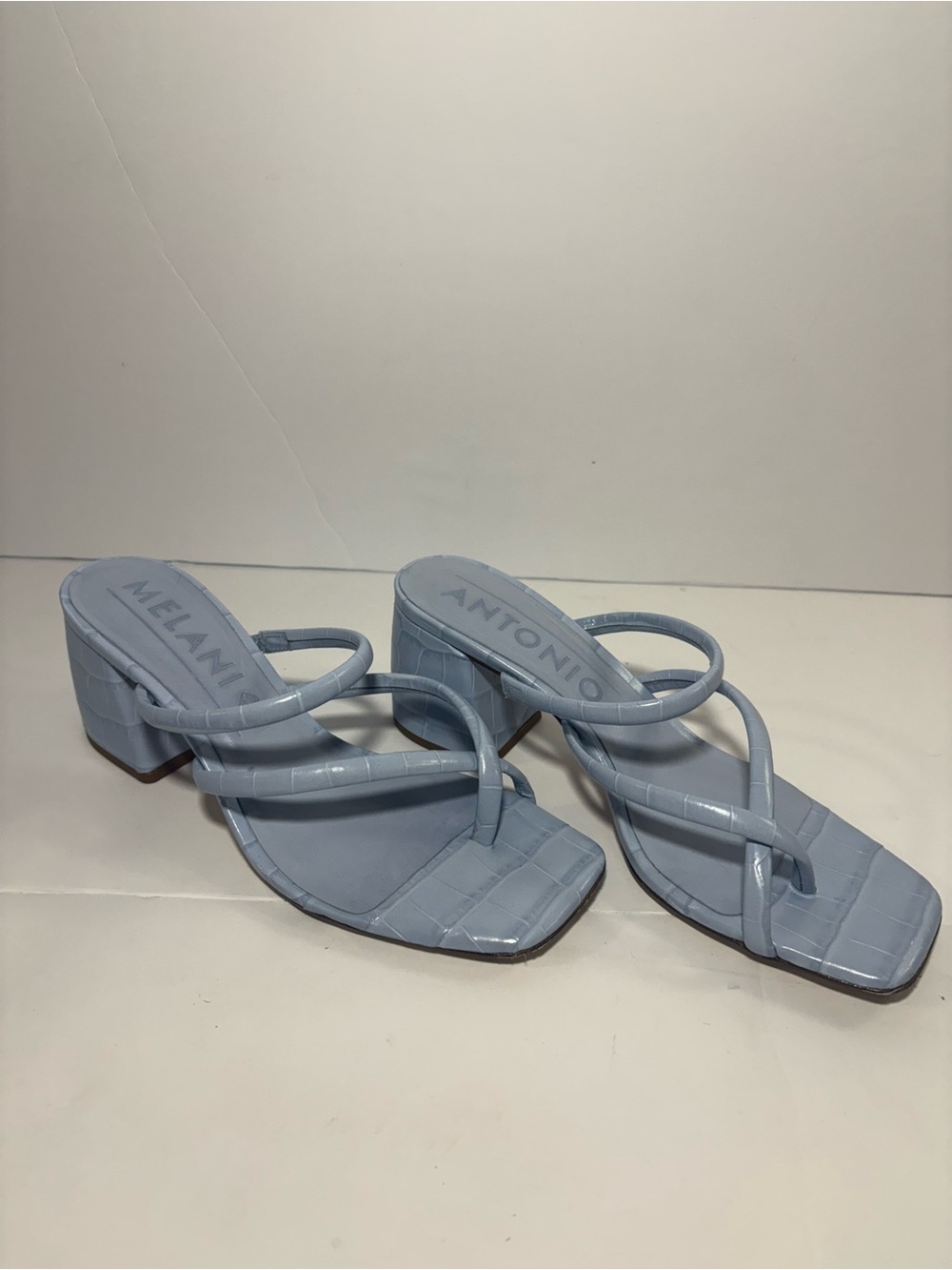 ANTONIO MELANI Baby Blue Croc-Embossed Strappy Block Heel Sandals Size 9